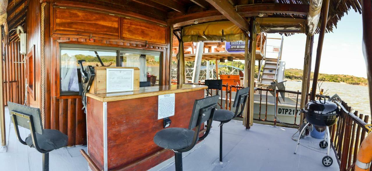 Maggie May House Boat - Colchester - 5Km From Elephant Park מראה חיצוני תמונה