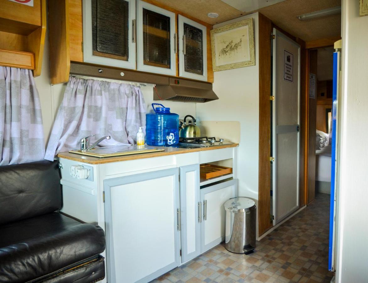 Maggie May House Boat - Colchester - 5Km From Elephant Park מראה חיצוני תמונה